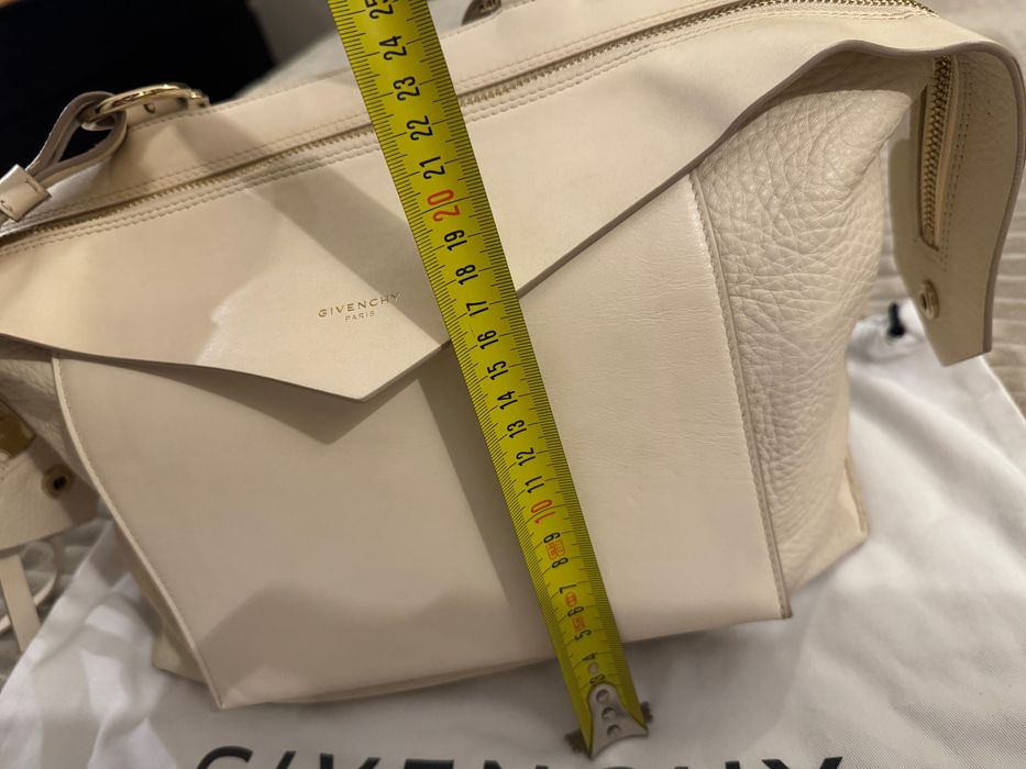Givenchy чанта дамска