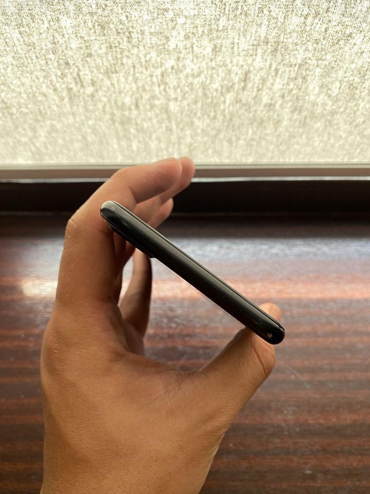 Продам Iphone 7+