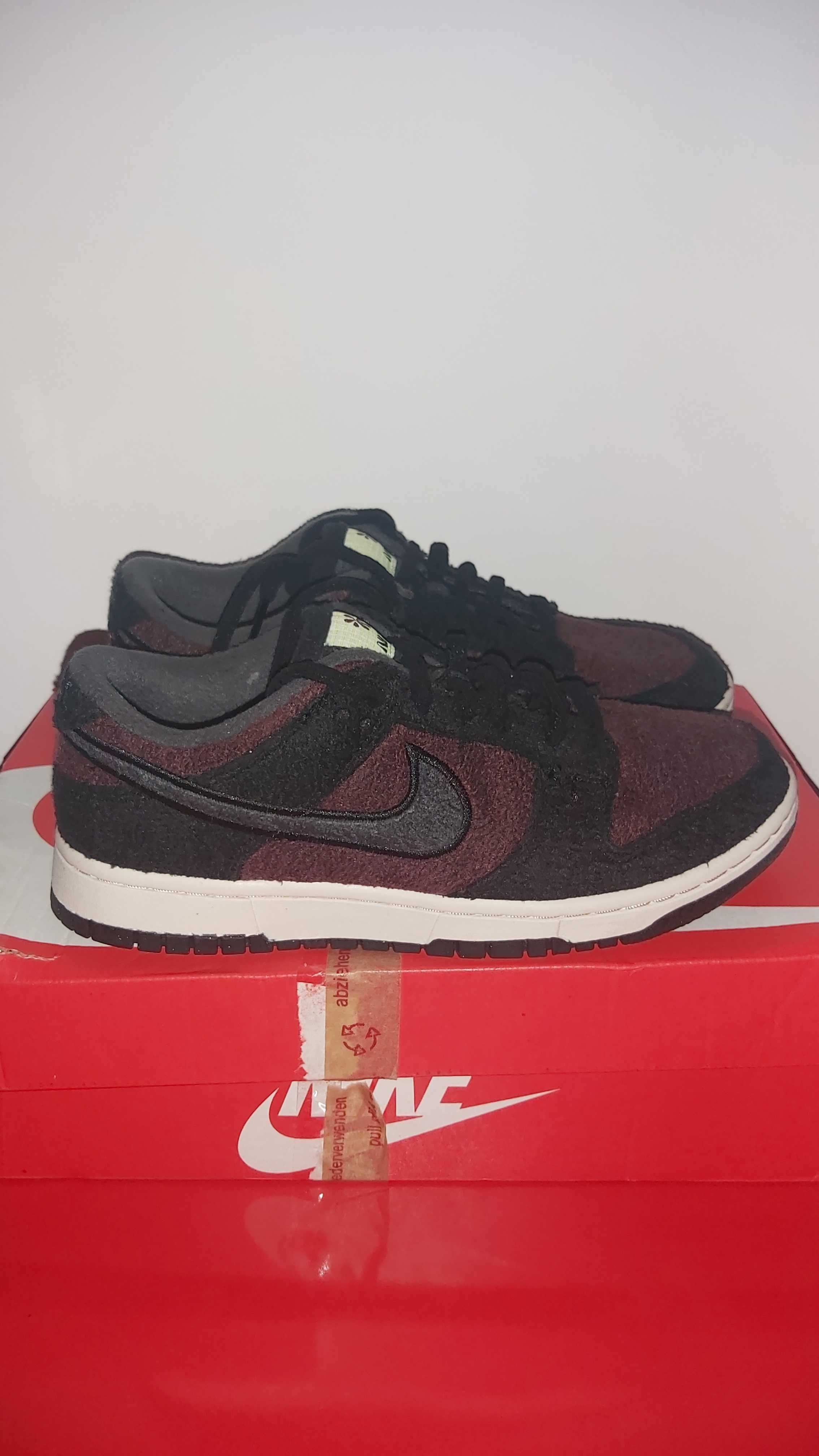 Nike Dunk Low SE "Burgundy Crush" - Номер 38.5