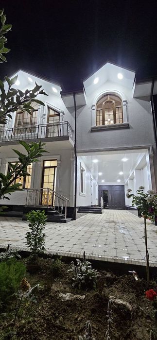 Уй сотилади Кибрай центирда Срочна