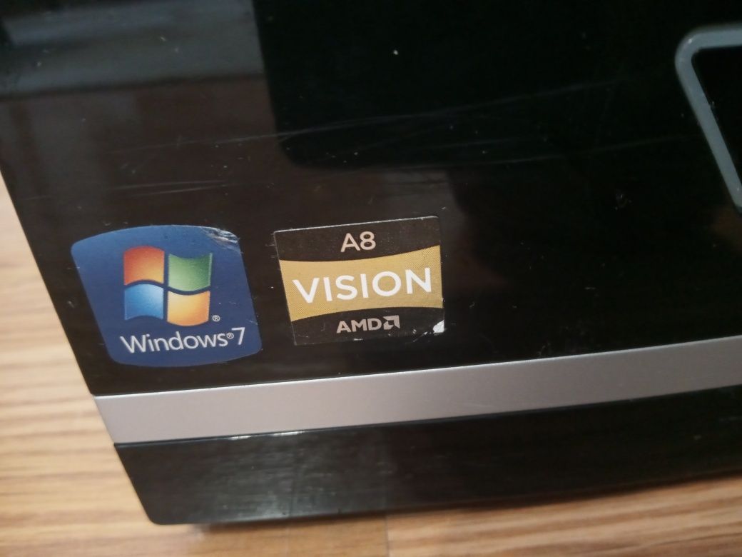 Medion MT14 MED MT747G AMD A8-3820,4GB RAM DDR3,HDD 500 GB