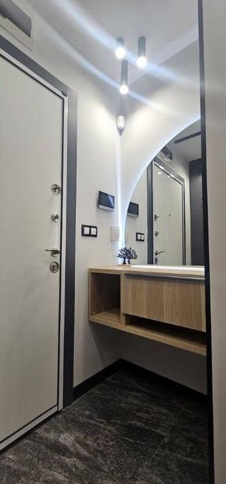 Дава се под наем Тристаен апартамент в Пловдив, Център - 130 кв.м за 1250 € - Снимка #13