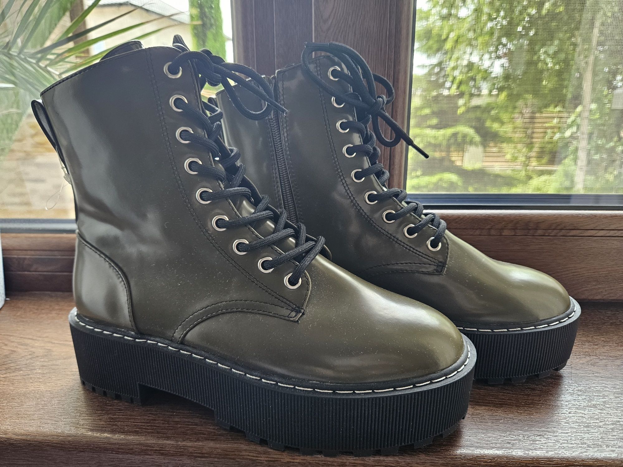 Ghete dama marime 39 H&M