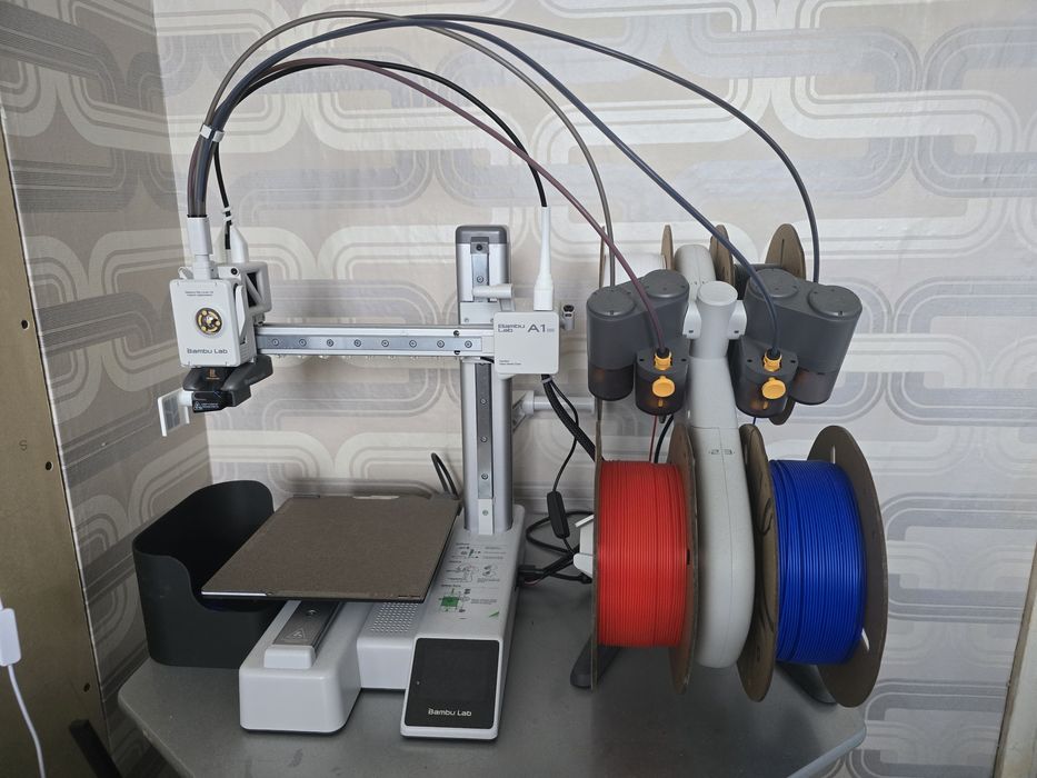 Продавам bambu A1 mini combo