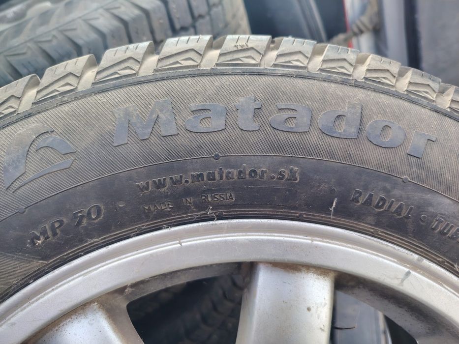 Продам шины  с дисками R15