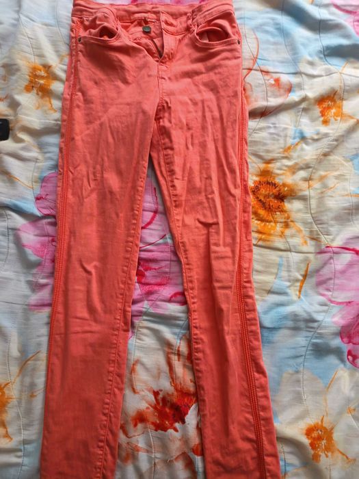 Продавам запазени дрехи