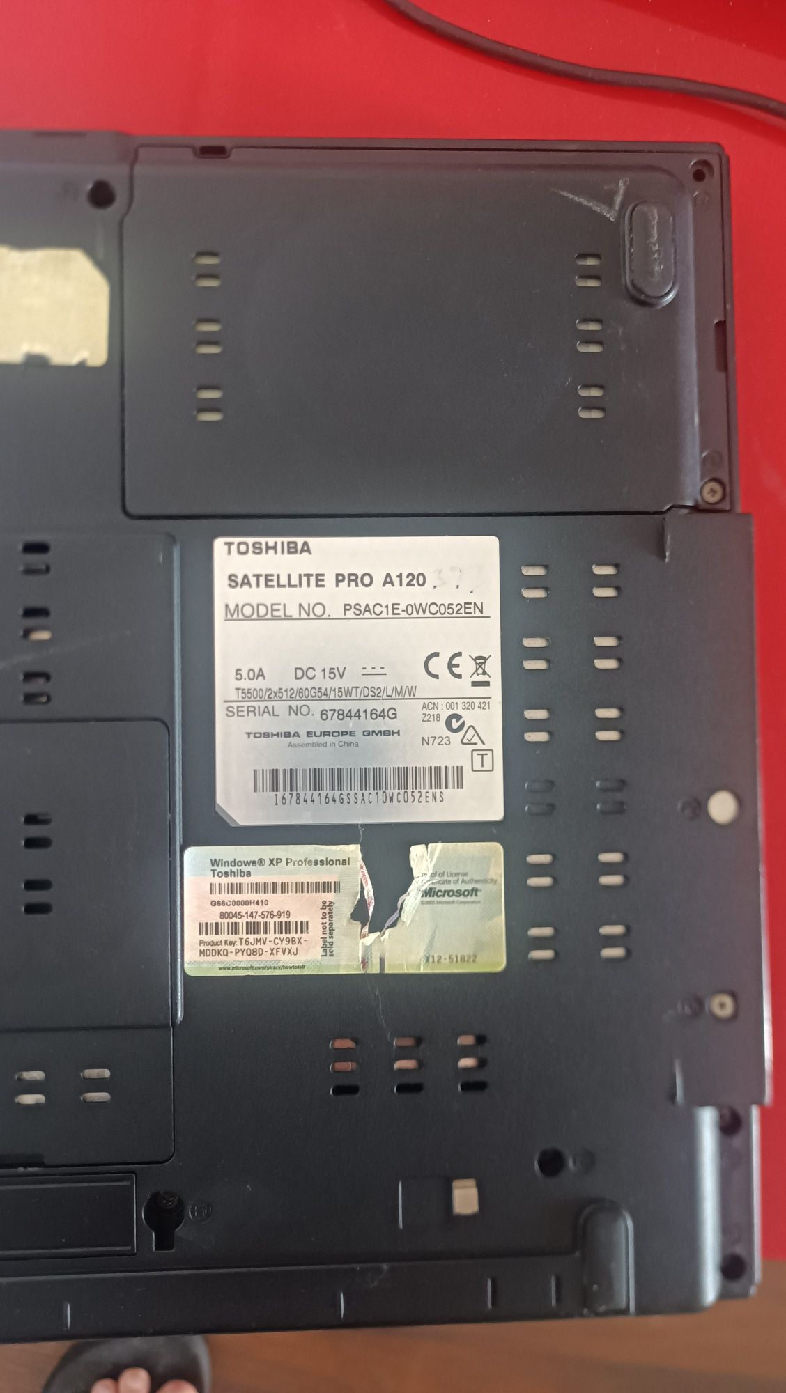 Procesor: Intel Core Duo T2050 - 1.6GHz (x2), 533MHz FSB, 2MB L2 Cache