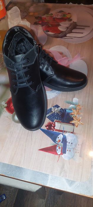 Ghete de piele negre