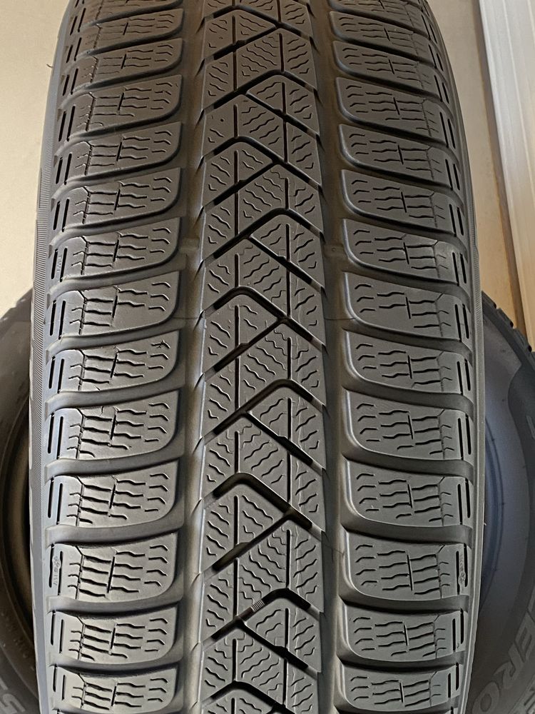 2бр зимни гуми 215/55/17/Pirelli sottozero3/dot3620/5.6мм грайпфер