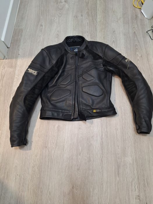 Vand/schimb geaca moto mărimea 54