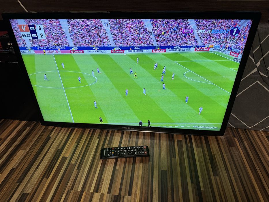 Televizor LED Samsung 81 cm