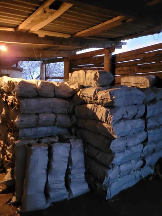 Дрова в мешках джигида