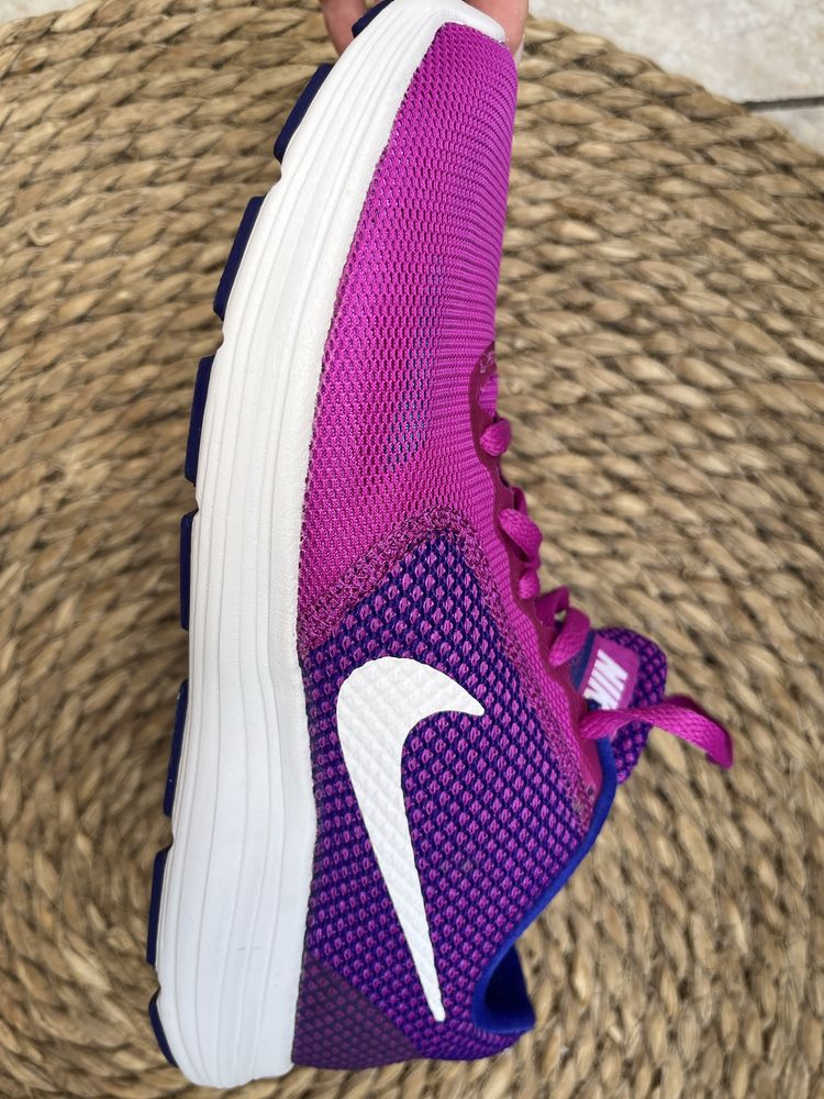 Маратонки Nike, използвани, изключително запазени! Размер 40,5; 26 см