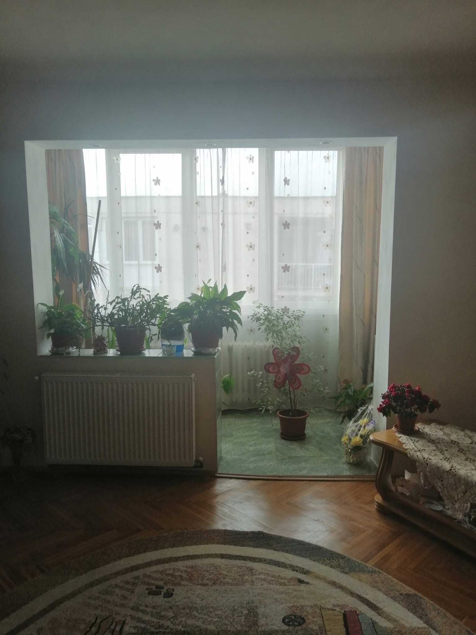 Apartament de vânzare, 2 camere, zona Micro 3