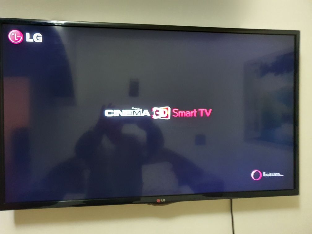 LG smart 3d cinema 110cm/2perechi ochelari/telecomandă.