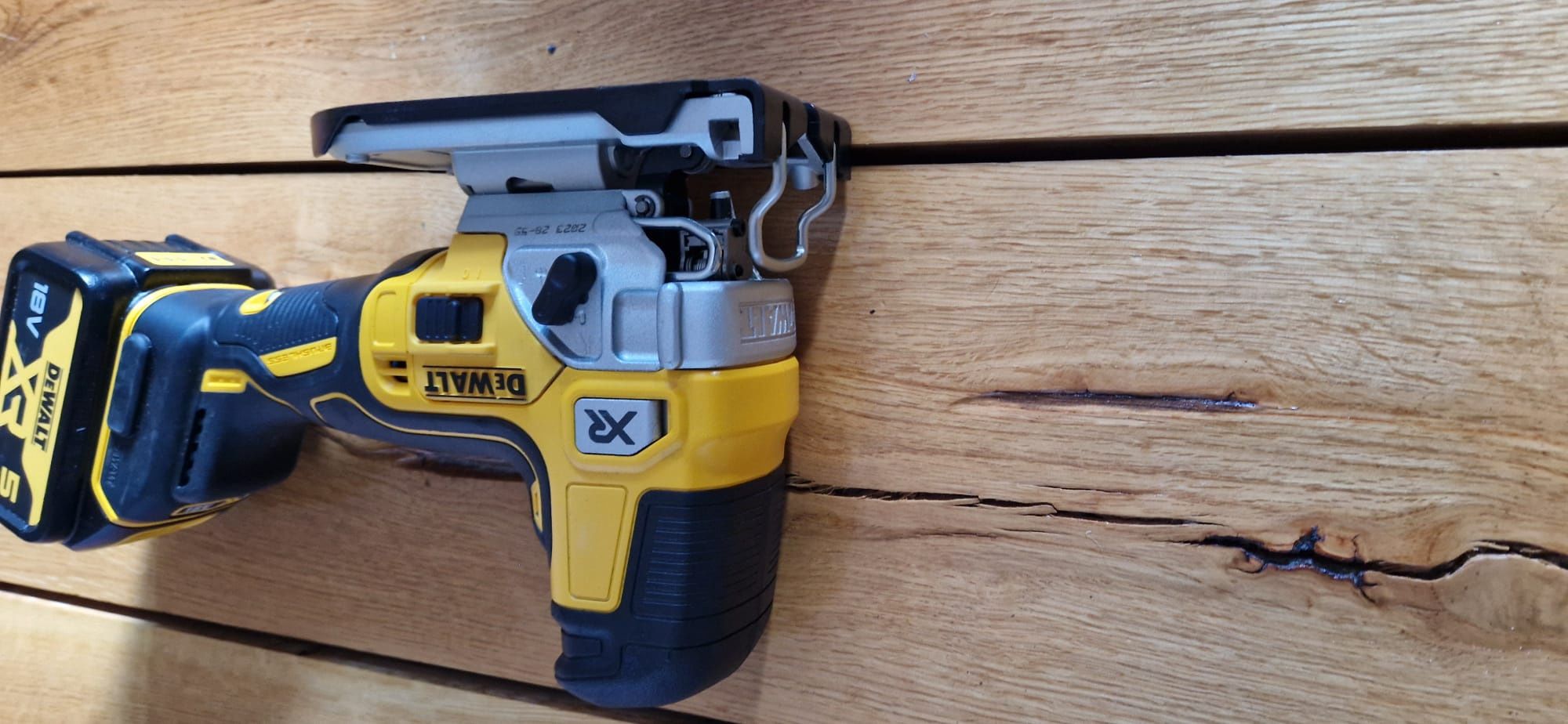 Dewalt ferestrău pendular pe acumulator