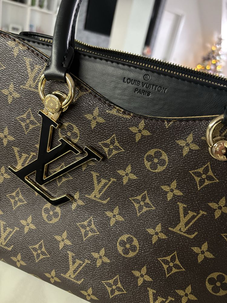 Дамска чанта Louis Vuitton