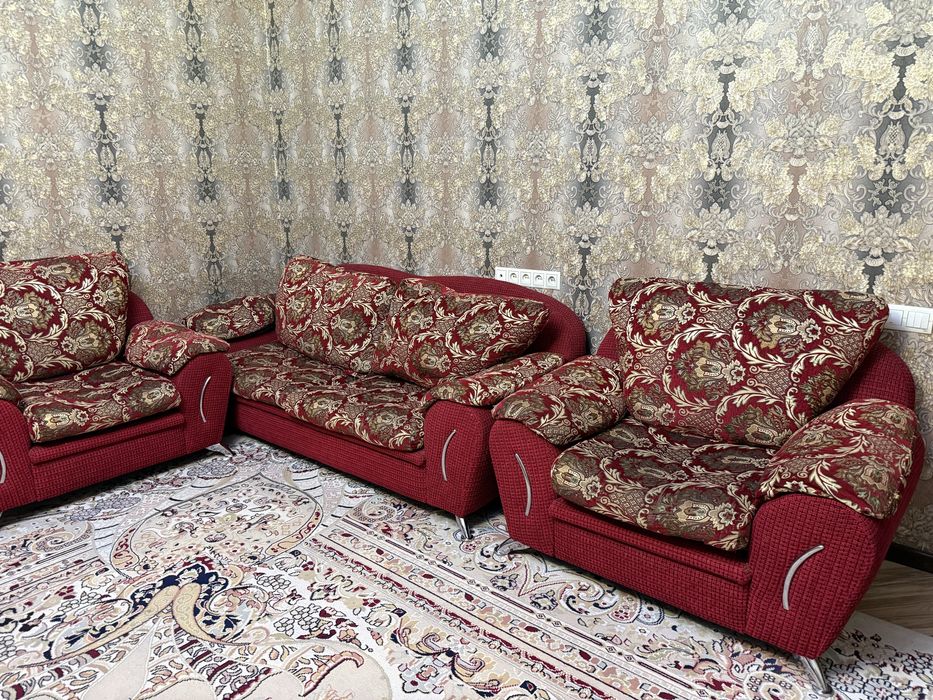 Продам диван раскладной +2 кресла