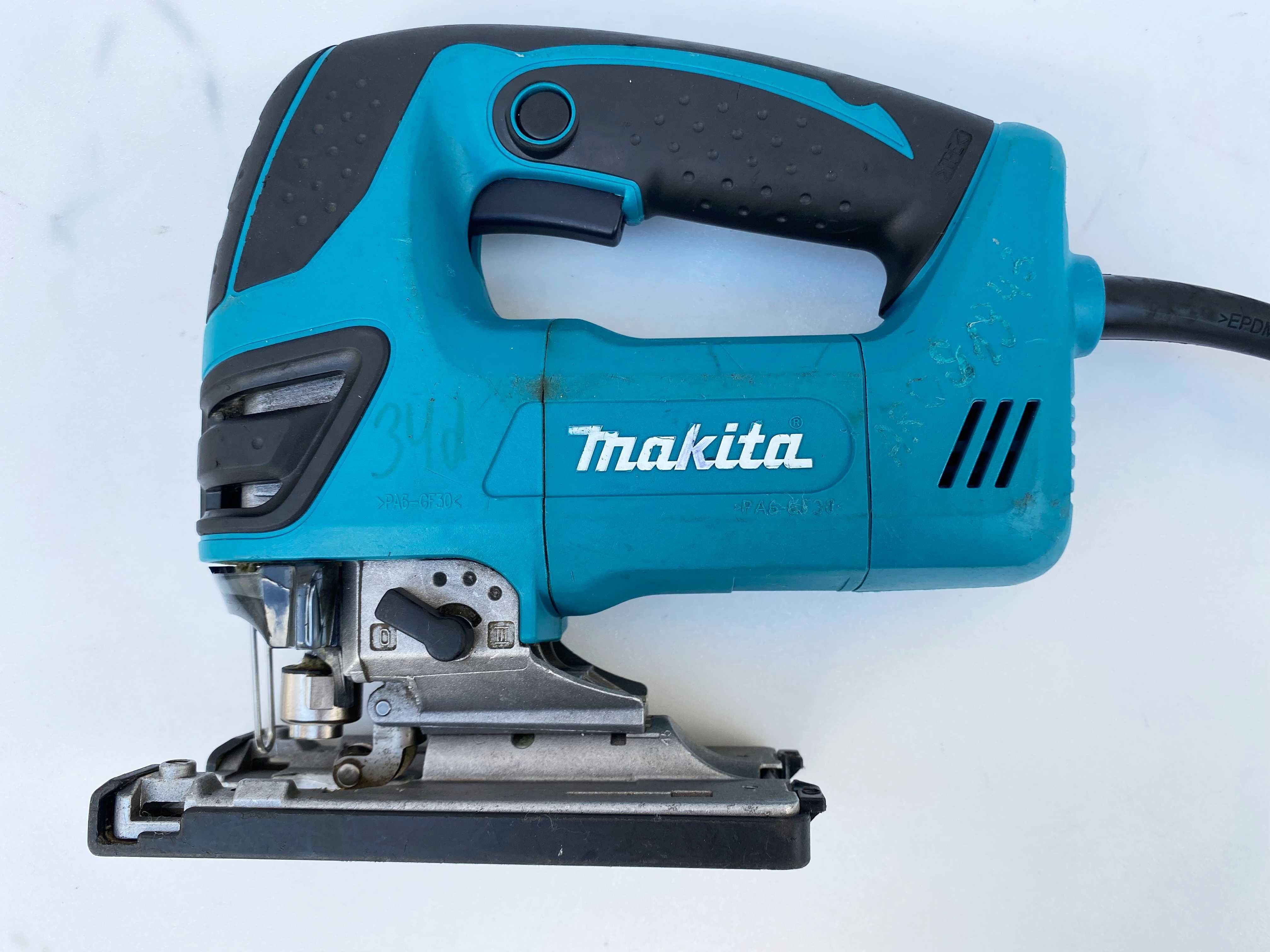 Makita 4350FCT - Професионален прободен трион 720W 135мм