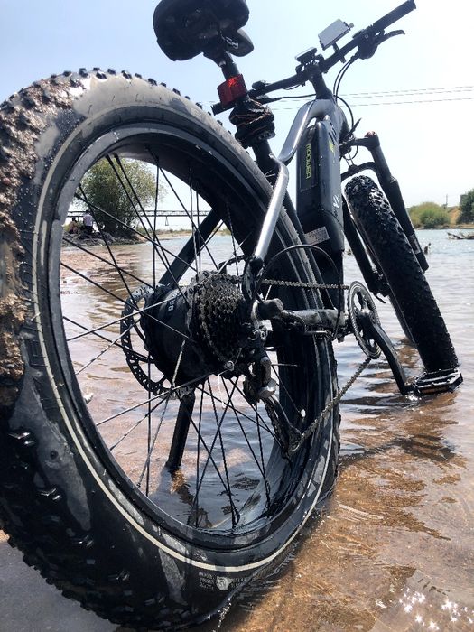 Elektricheskiy velosiped sotiladi