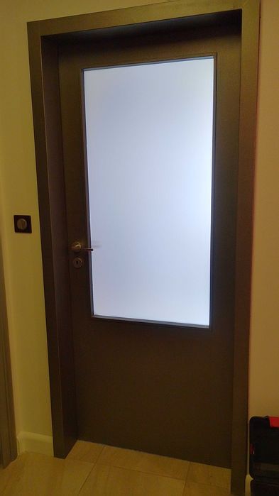 Стъкла за врати смяна на адрес