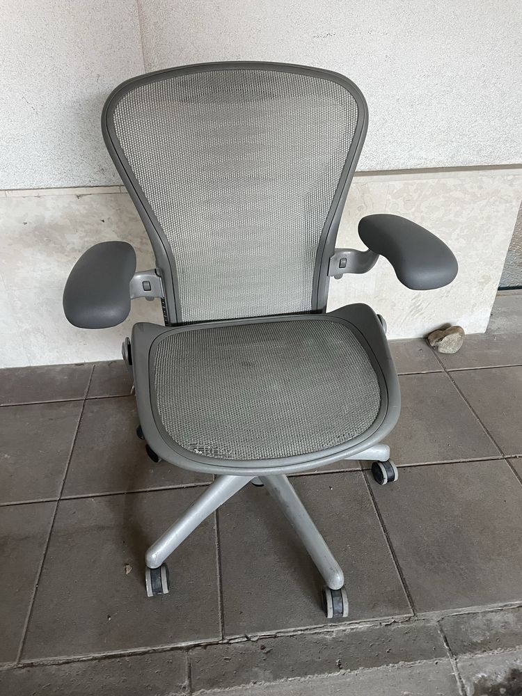 Herman Miller Aeron  Classic size B
