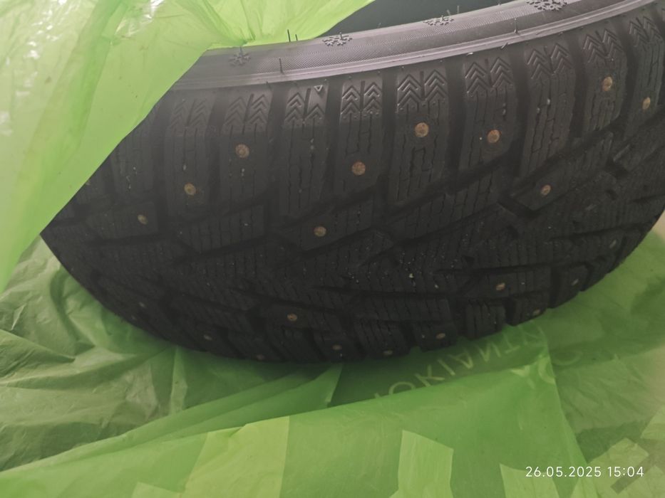 Продам зимние автошины 215/60/17