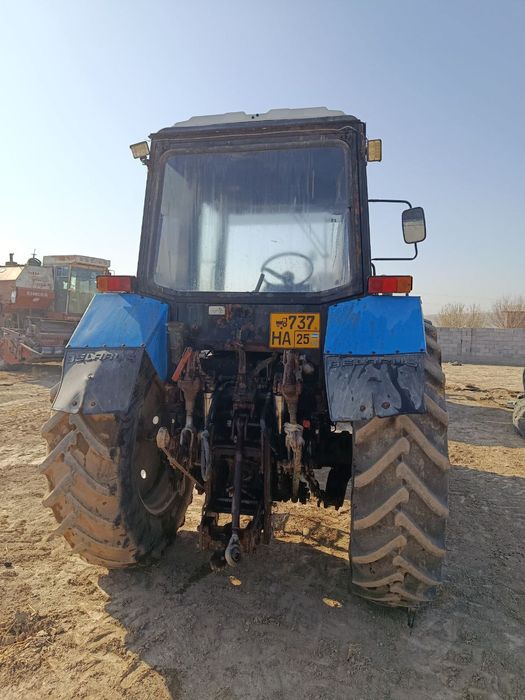 Traktor 1221 sotiladi