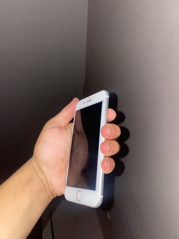 Iphone 8 sotladi