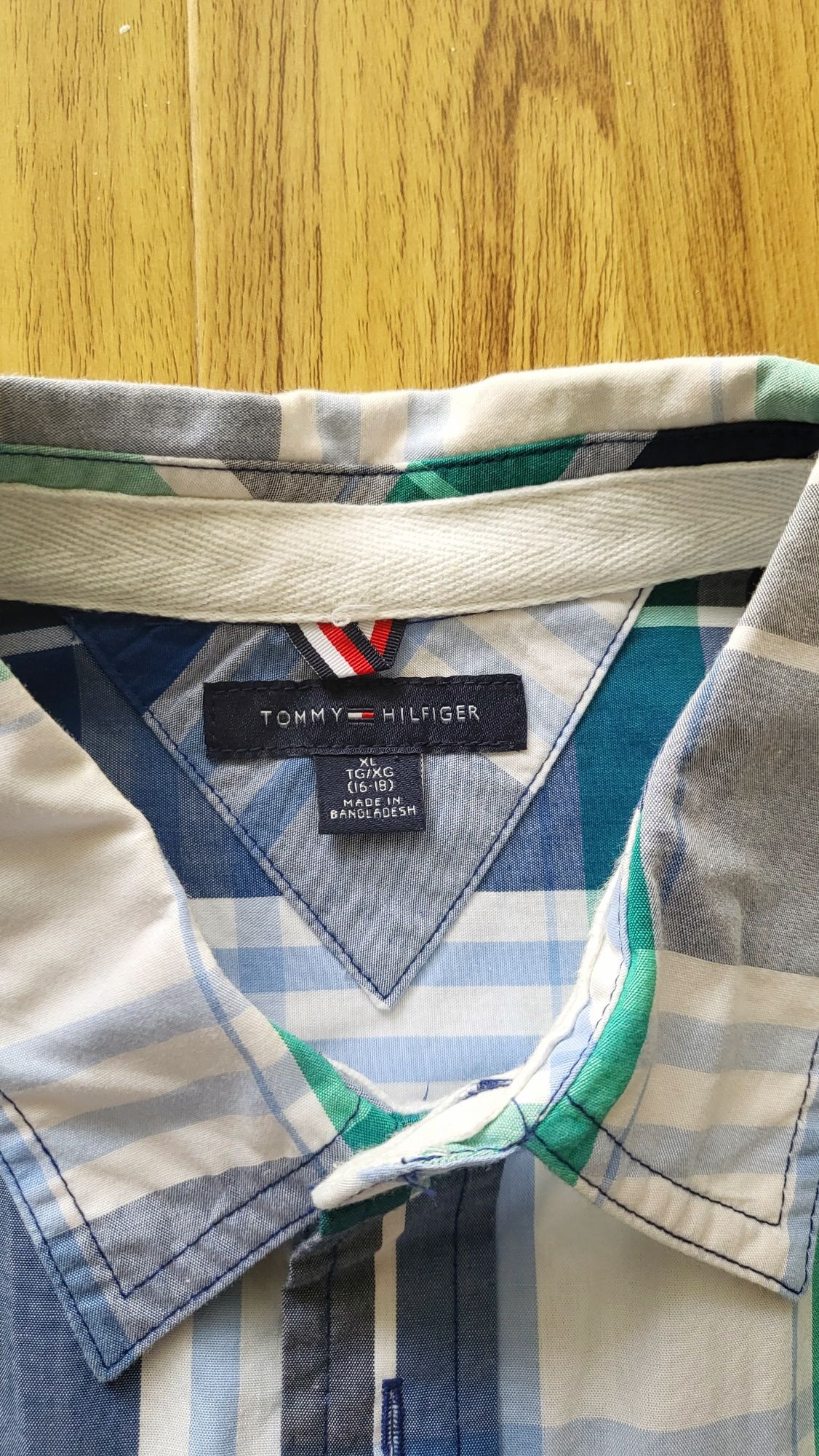 Camasa Tommy Hilfiger XS adulti / XL copii