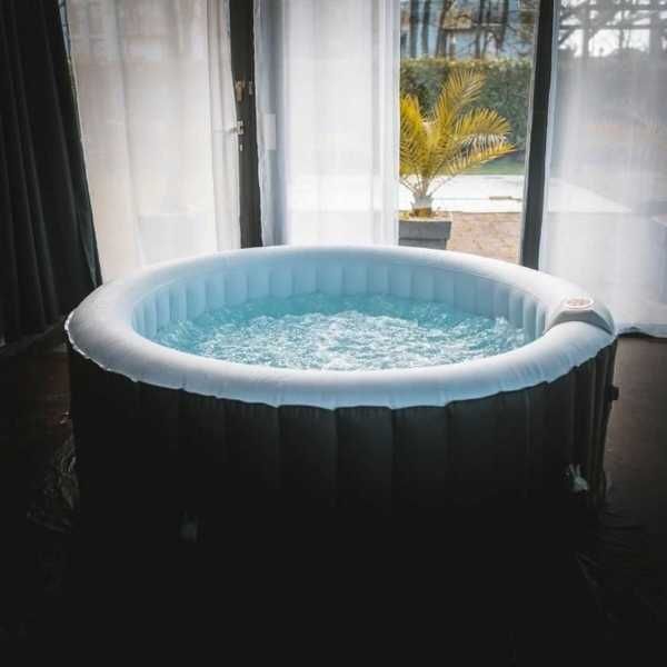 Jacuzzi 4 persone nou