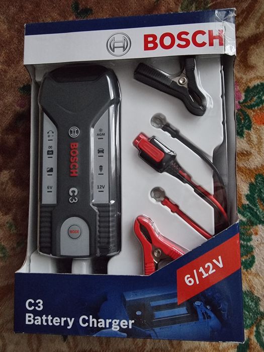 Автоматично зарядно BOSCH.