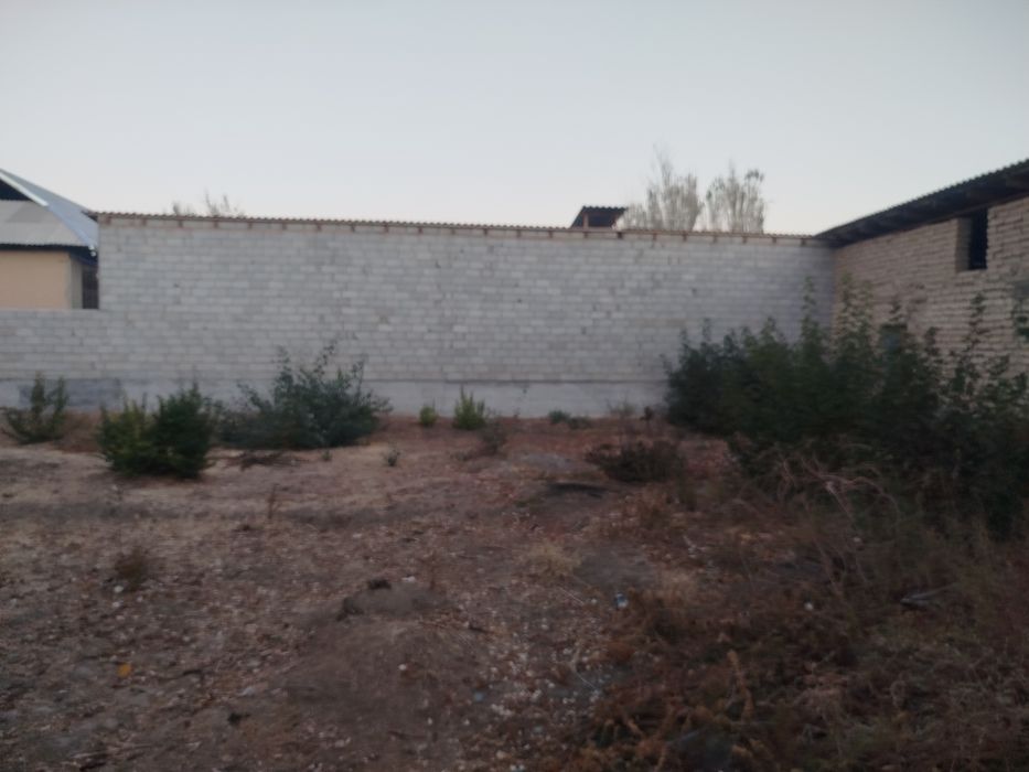 8 sutik yer sotiladi