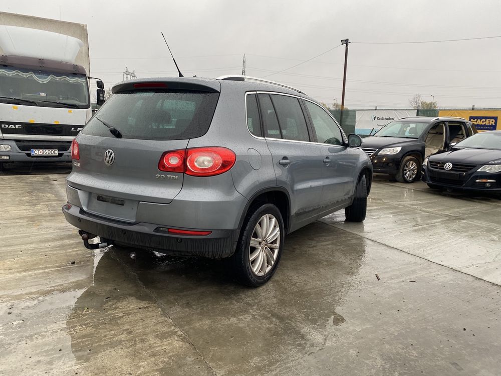 Dezmembrez Vw tiguan 5n 2.0 TDI