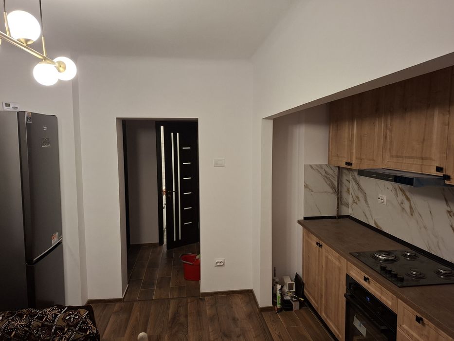 Inchiriez apartament centru