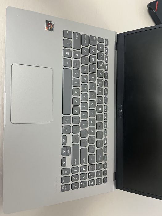 Laptop Asus AMD Ryzen 3 + cooler