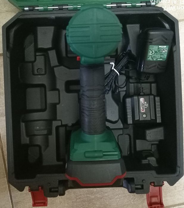 Parkside set filetanta bormasina 35Nm cu baterie 20V 2 A incarcator 1A