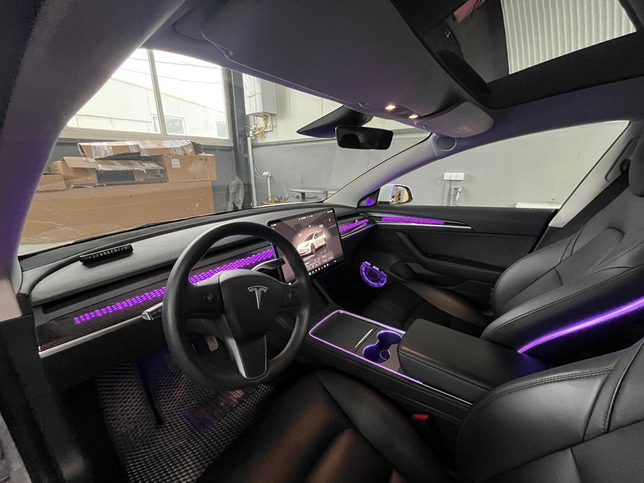 Lumini ambientale LED dedicate TESLA