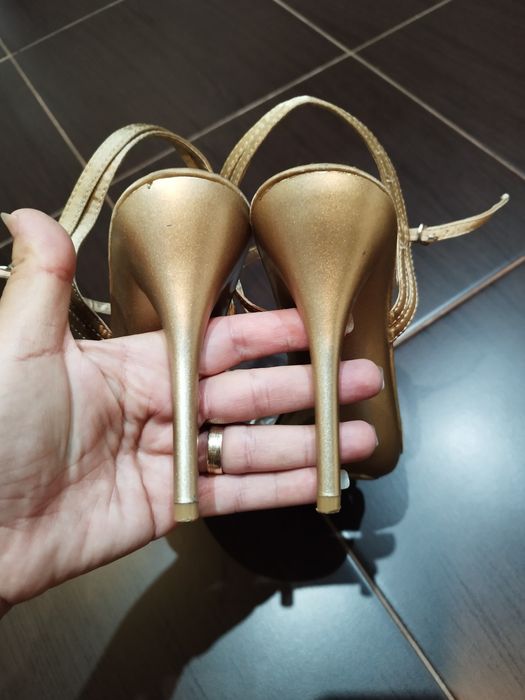 Sandale ocazie superbe mărimea 39