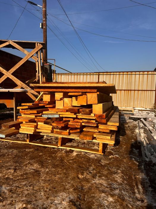 Доски и брус  дрова