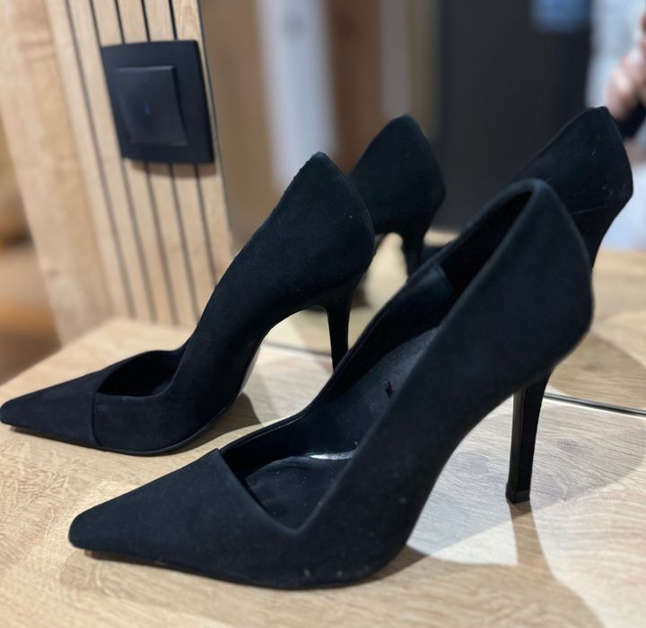 Остри обувки Zara