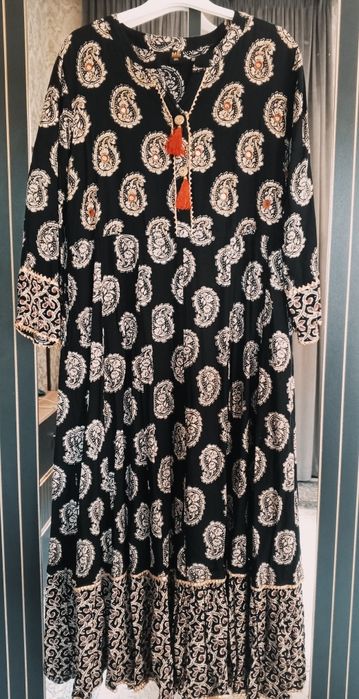 Yangi qora rangli didli ayollar ko‘ylagi — hech kiyinilmagan!