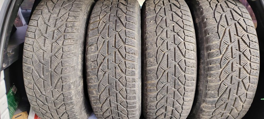 Cauciucuri de vânzare 215/65R16