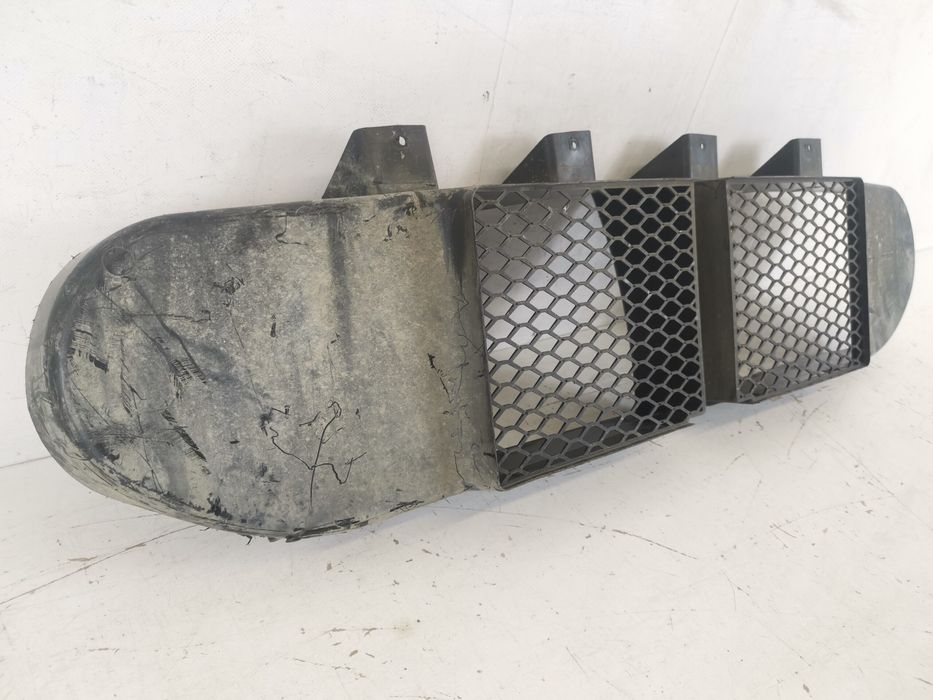 Решетка за въздухозаземяване / Maserati Grecale Оригинална, в добро съ