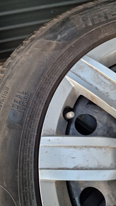 215 65 17 Pirelli Seal 4 anvelope iarna ca noi