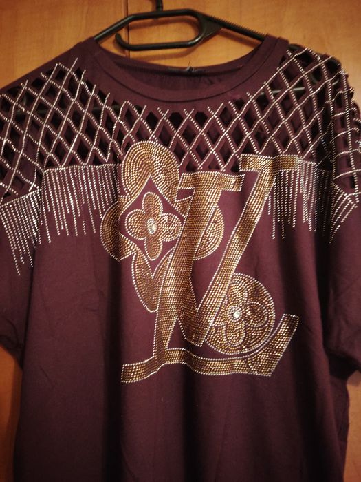 Bluza dama gena. Mărimi 42 44 46 48 la piept sunt tip plasa