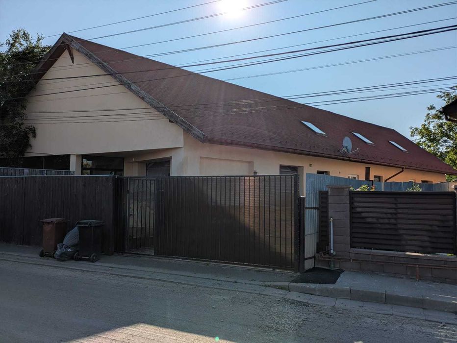 DE VÂNZARE/DE ÎNCHIRIAT Sconstruită 277 mp, teren 1.255 mp