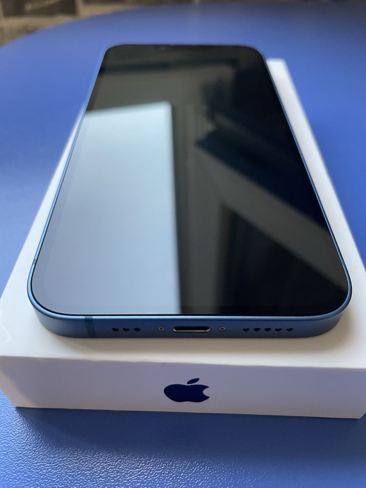 iPhone 13 128Gb  с гаранция