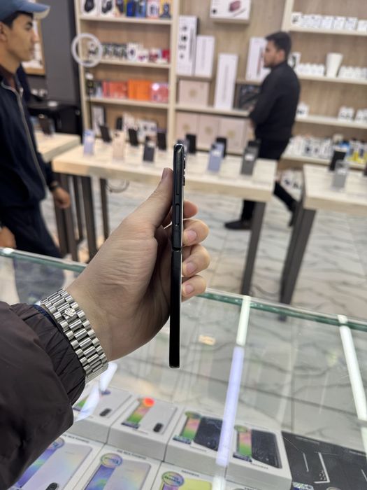 Samsung Z Flip 4   8/256GB