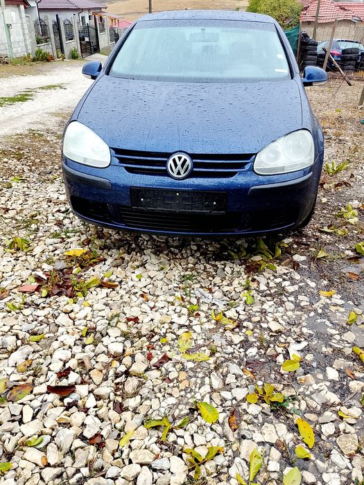 Продава се на части Volkswagen Golf 5 1.4 FSI бензин
